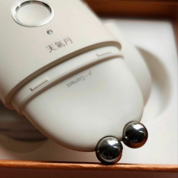 Антивіковий масажер для домашнього догляду (мікроструми) THE WHOO Cheongidan Rejuvenating Pro-Radiance Aging-Sign Solutionist LKB100 фото