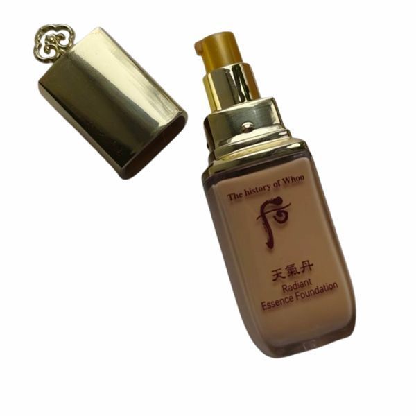 Преміальний тональний крем The History of Whoo Cheongidan Radiant Essence Foundation SPF 35/PA++ №21 LKB118 фото